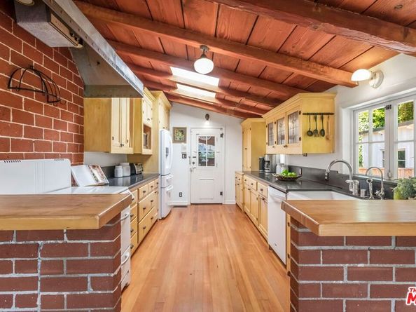 3940 Davana Road, Sherman Oaks CA 91423