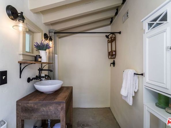 3940 Davana Road, Sherman Oaks CA 91423