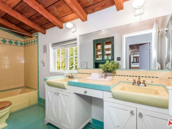 3940 Davana Road, Sherman Oaks CA 91423