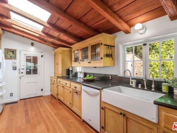 3940 Davana Road, Sherman Oaks CA 91423