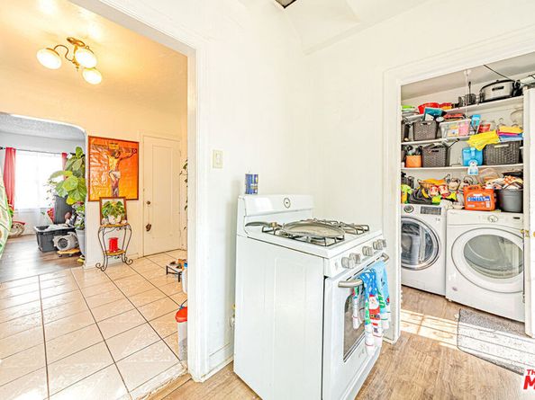 1618 S Burnside Avenue, Los Angeles CA 90019