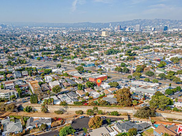 1618 S Burnside Avenue, Los Angeles CA 90019