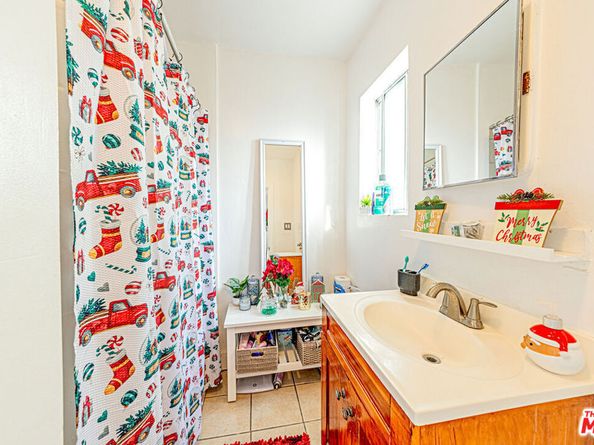 1618 S Burnside Avenue, Los Angeles CA 90019