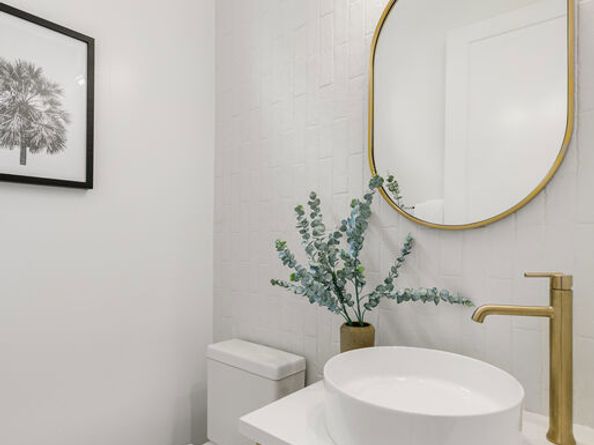 6118 Marbella Place, Los Angeles CA 90038