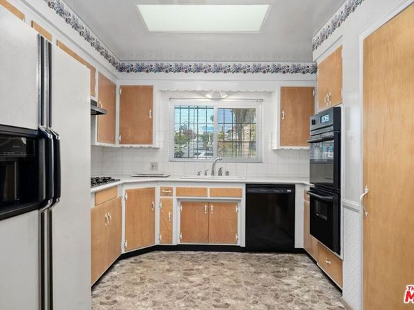 5804 S Sherbourne Drive, Los Angeles CA 90056