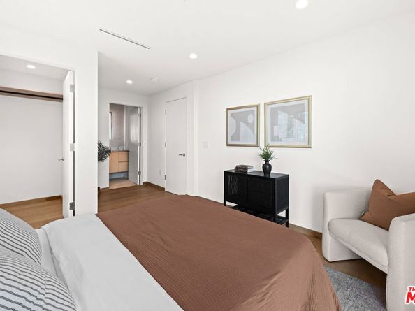 1636 Haslam Terrace, Los Angeles CA 90069