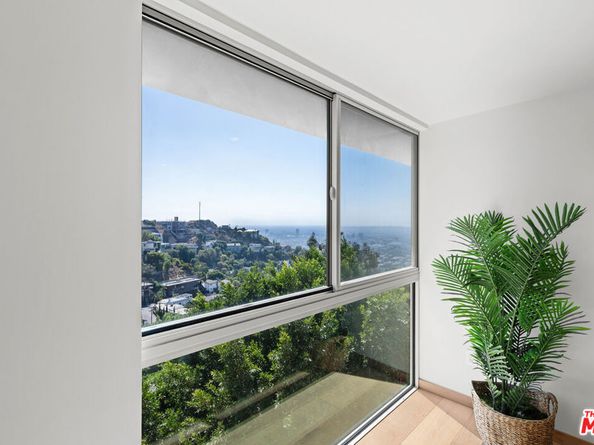1636 Haslam Terrace, Los Angeles CA 90069