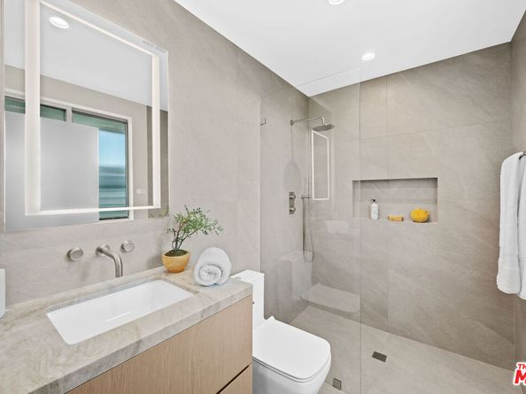 1636 Haslam Terrace, Los Angeles CA 90069