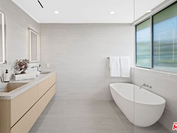 1636 Haslam Terrace, Los Angeles CA 90069