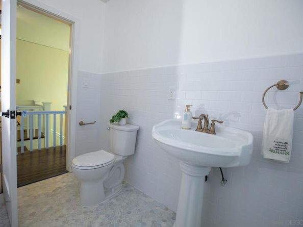 2009 S Victoria Ave, Los Angeles CA 90016