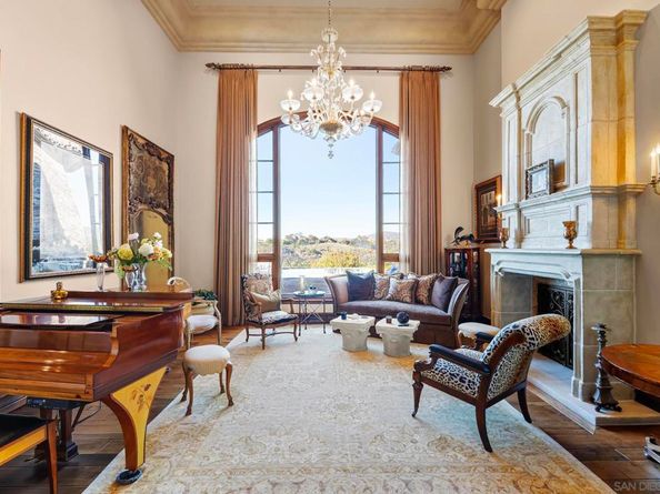 18486 Via Candela, Rancho Santa Fe CA 92091