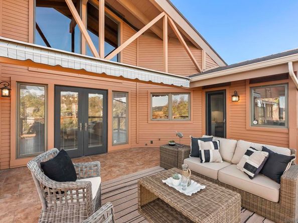 4955 Rancho Viejo Dr, Del Mar CA 92014