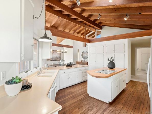 4955 Rancho Viejo Dr, Del Mar CA 92014