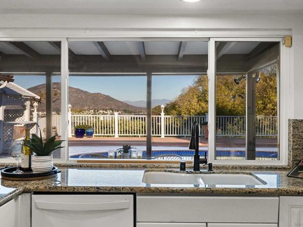 6615 Ridge Manor Ave, San Diego CA 92120