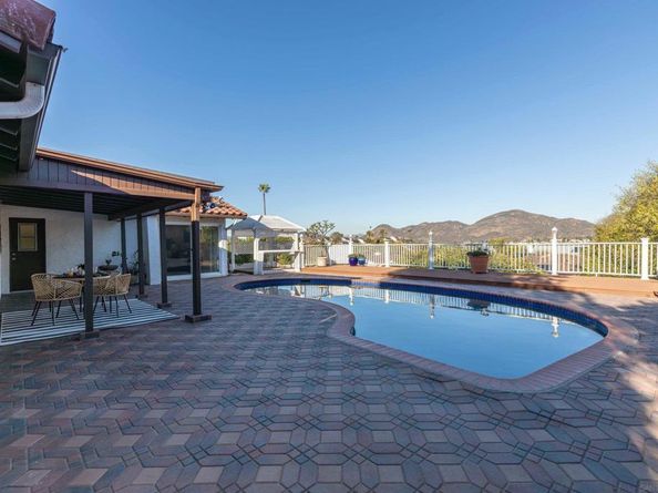 6615 Ridge Manor Ave, San Diego CA 92120