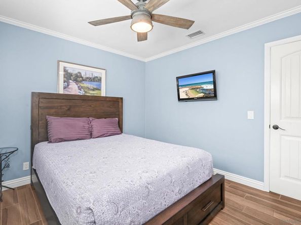 1733 Hornblend St, San Diego CA 92109