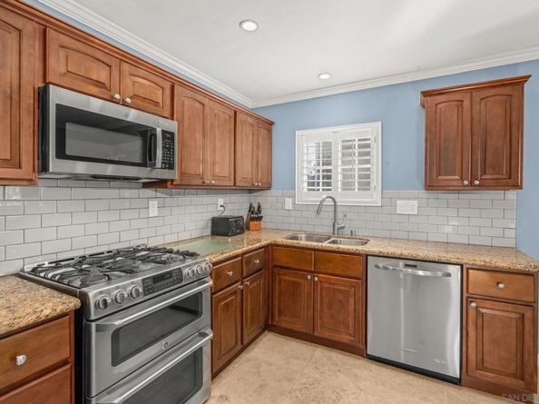 1733 Hornblend St, San Diego CA 92109