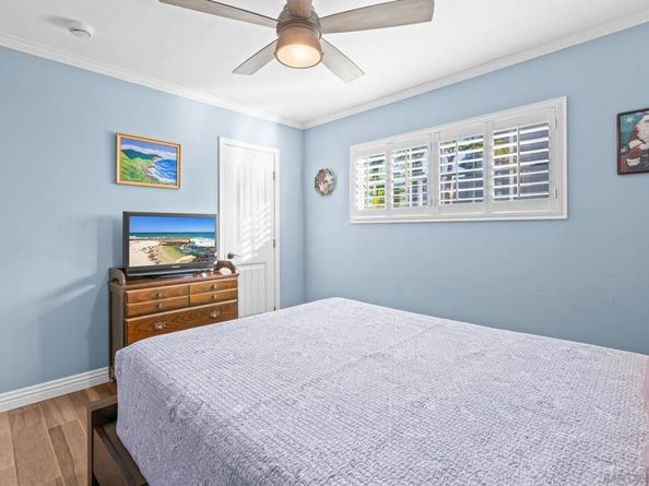 1733 Hornblend St, San Diego CA 92109