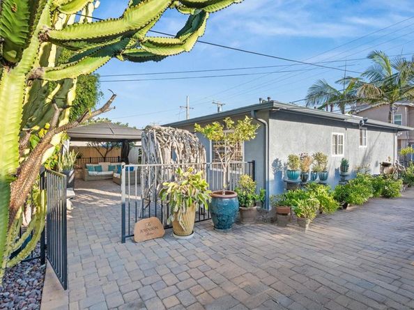 1733 Hornblend St, San Diego CA 92109