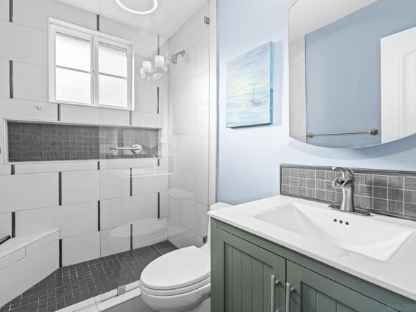 1733 Hornblend St, San Diego CA 92109