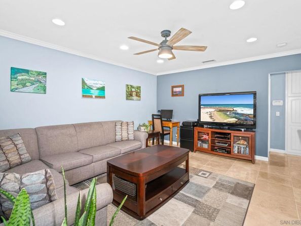 1733 Hornblend St, San Diego CA 92109