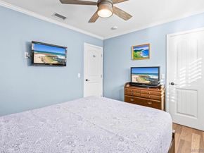 1733 Hornblend St, San Diego CA 92109