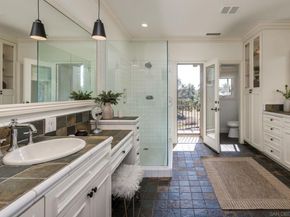 372 Hillcrest Scenic Ln, Encinitas CA 92024