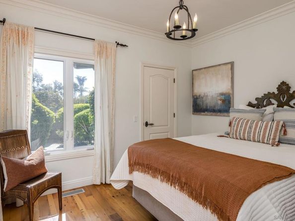 372 Hillcrest Scenic Ln, Encinitas CA 92024