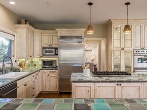 372 Hillcrest Scenic Ln, Encinitas CA 92024