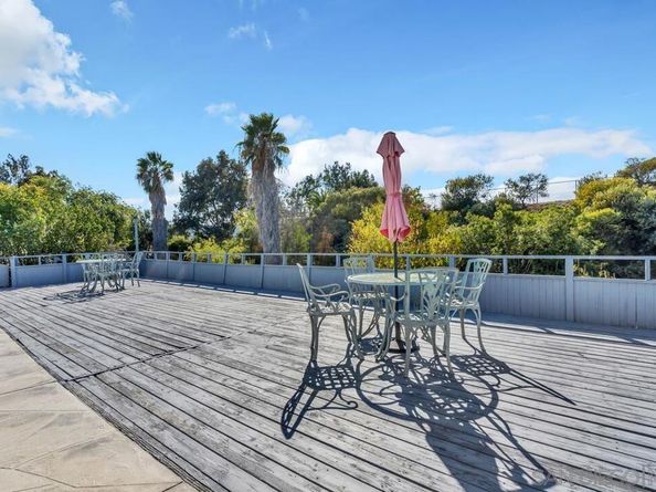 9326 Oakbourne Rd, Santee CA 92071