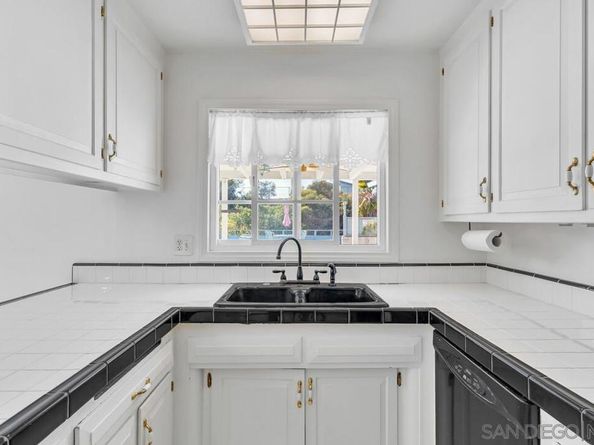 9326 Oakbourne Rd, Santee CA 92071