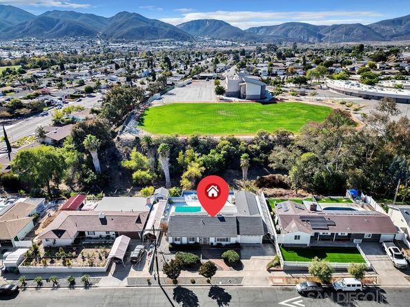 9326 Oakbourne Rd, Santee CA 92071