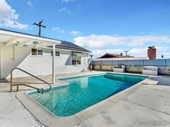 9326 Oakbourne Rd, Santee CA 92071