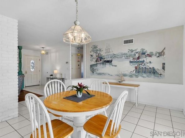 9326 Oakbourne Rd, Santee CA 92071