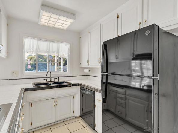 9326 Oakbourne Rd, Santee CA 92071