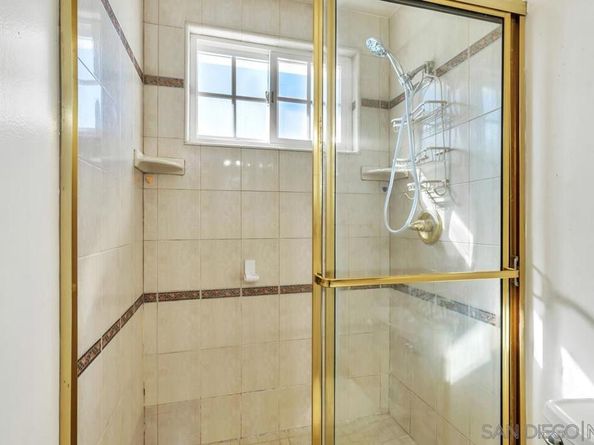 9326 Oakbourne Rd, Santee CA 92071