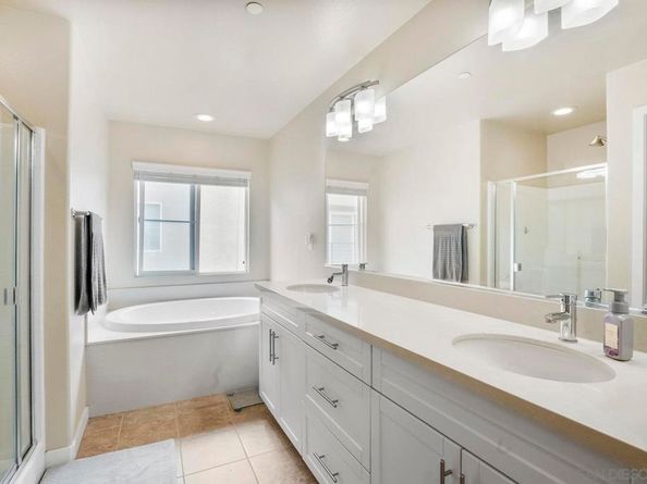 4541 Rainier Ave 13, San Diego CA 92120