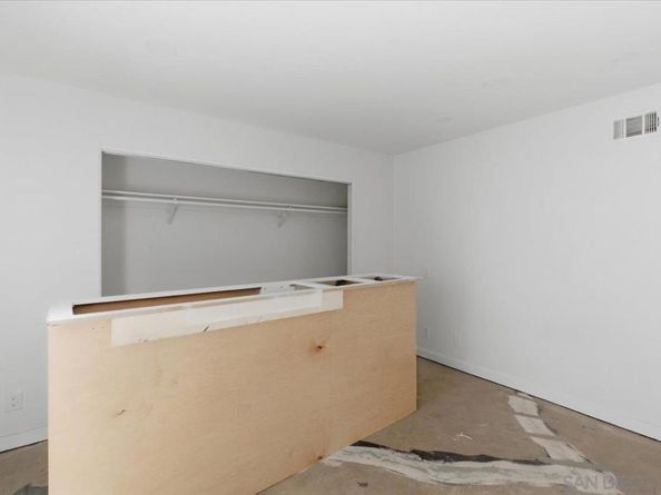 3880 Adams Street, Carlsbad CA 92008