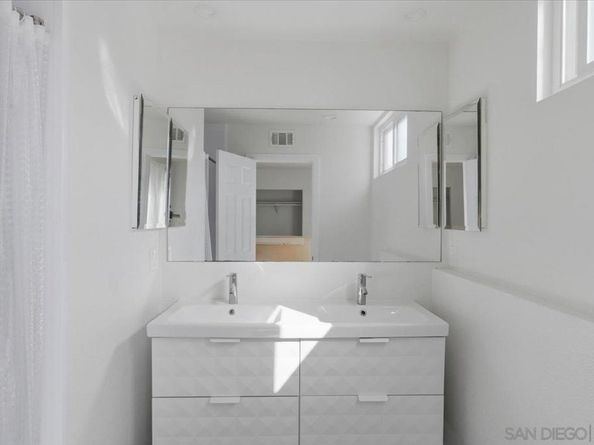 3880 Adams Street, Carlsbad CA 92008