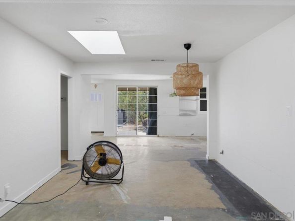 3880 Adams Street, Carlsbad CA 92008