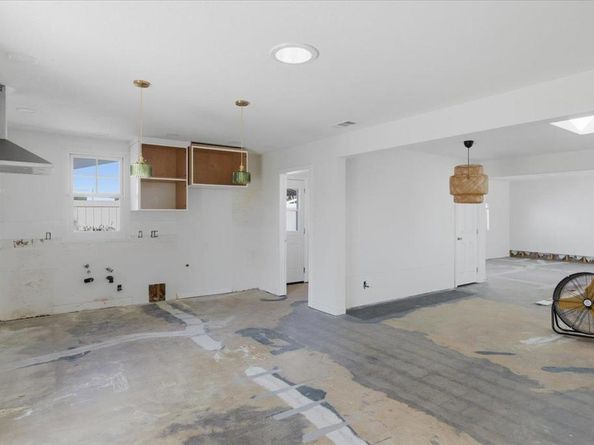 3880 Adams Street, Carlsbad CA 92008