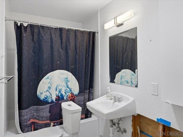 3880 Adams Street, Carlsbad CA 92008