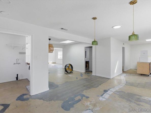 3880 Adams Street, Carlsbad CA 92008