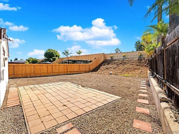 8937 Hammond Dr, San Diego CA 92123