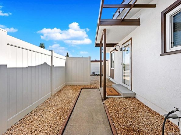 8937 Hammond Dr, San Diego CA 92123