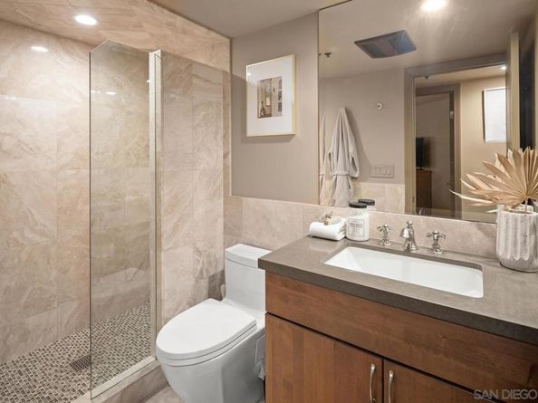 1221 Parker Pl 15, San Diego CA 92109