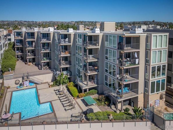 1221 Parker Pl 15, San Diego CA 92109