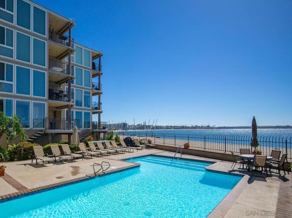 1221 Parker Pl 15, San Diego CA 92109