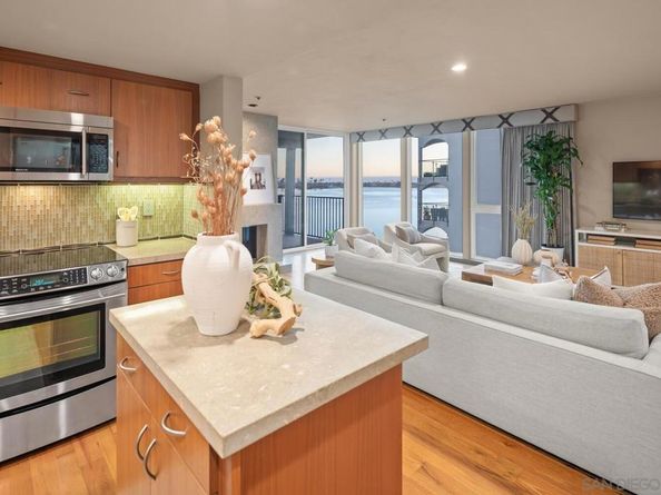 1221 Parker Pl 15, San Diego CA 92109