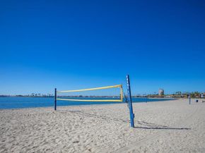 1221 Parker Pl 15, San Diego CA 92109